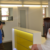 Empfangstheke gelb.png