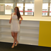 Büroschränke Hochglanz gelb Schiebetür.png