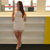 Schiebetürschrank gelb Büro.png